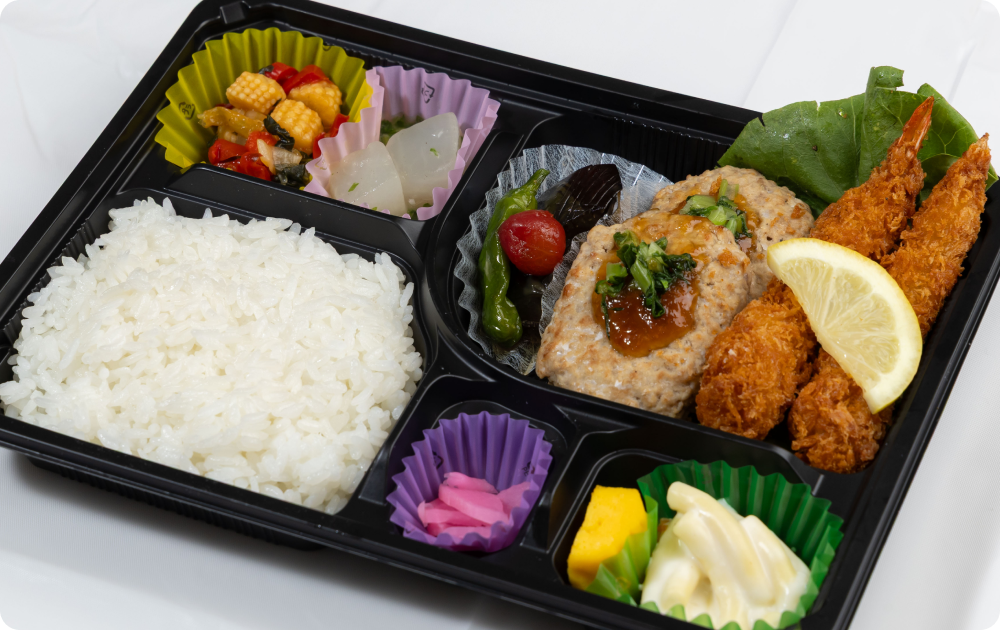 ハンバーグとエビフライのお弁当　900円