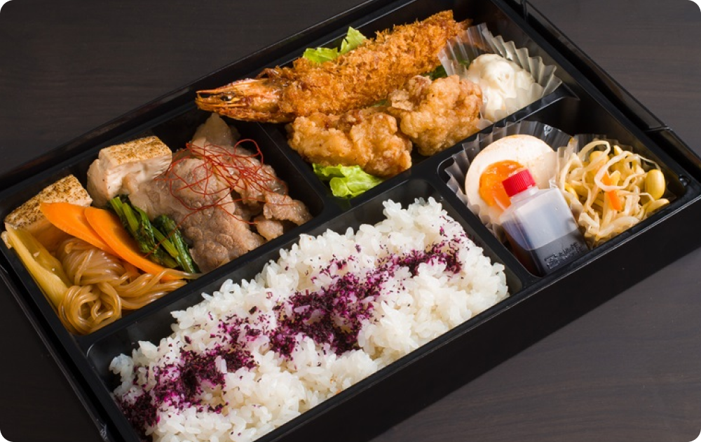 国産牛のすき焼きと唐揚げのお弁当　2,160円