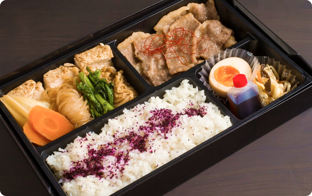 国産牛たっぷりすき焼き弁当　2,484円