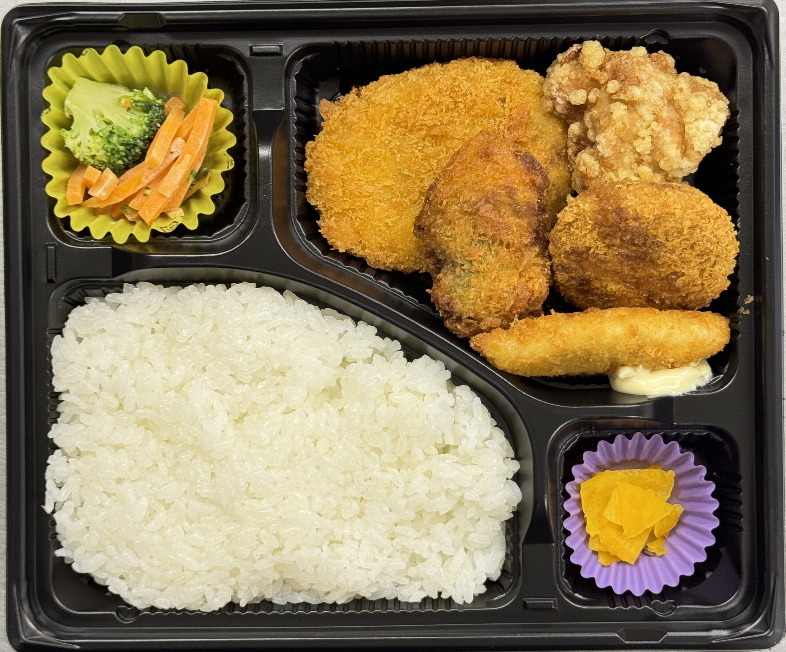 ミックスフライ弁当　600円